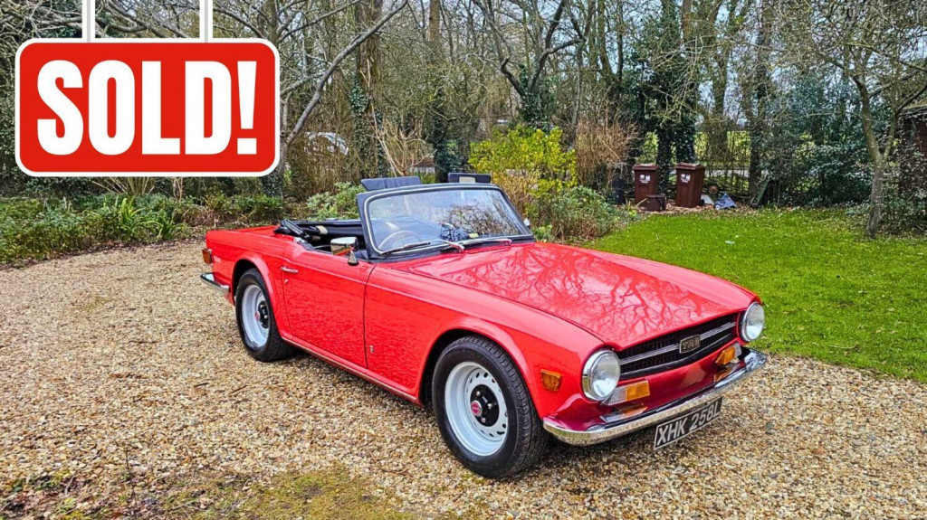 View TRIUMPH TR6 
