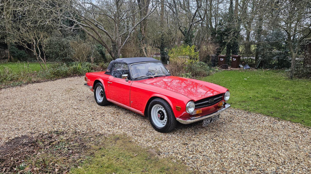 View TRIUMPH TR6 