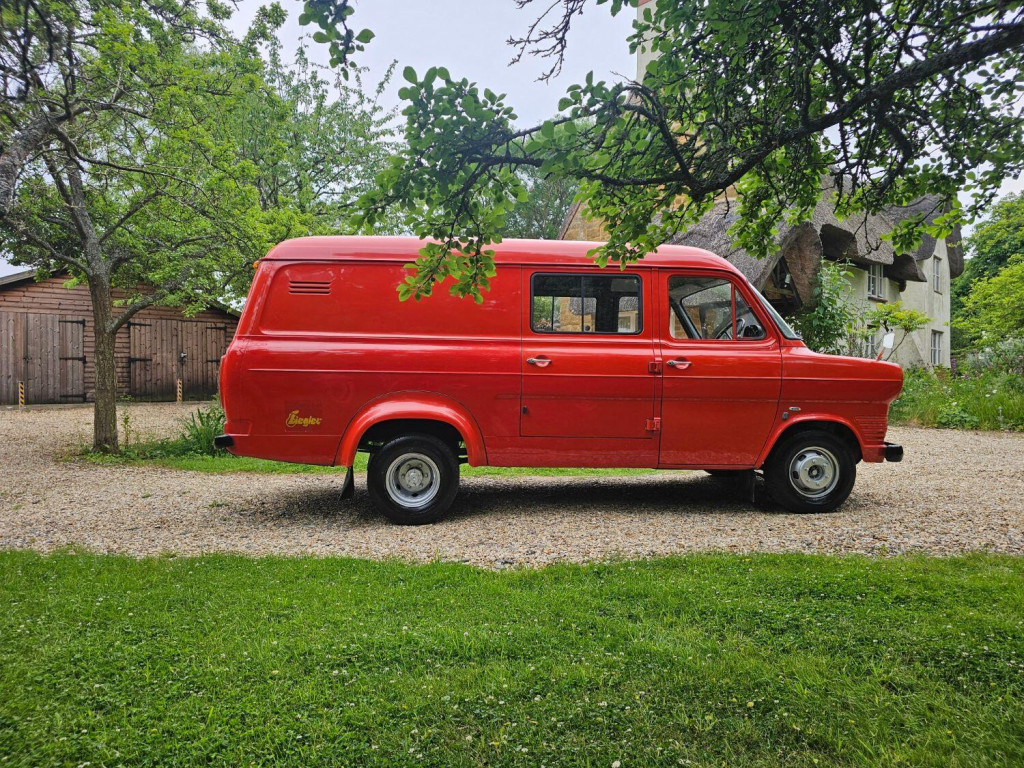 View FORD TRANSIT Mk1