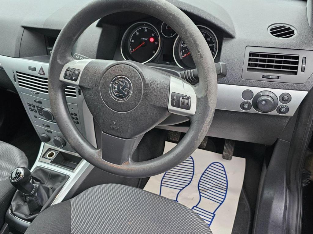 VAUXHALL ASTRA