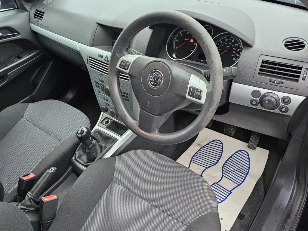 VAUXHALL ASTRA