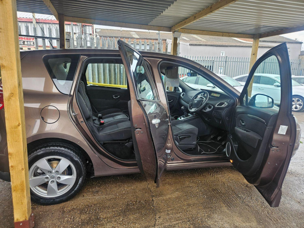RENAULT SCENIC