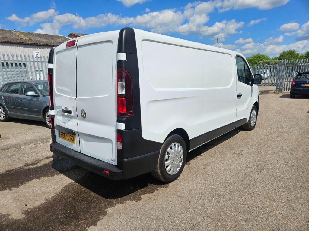 VAUXHALL VIVARO