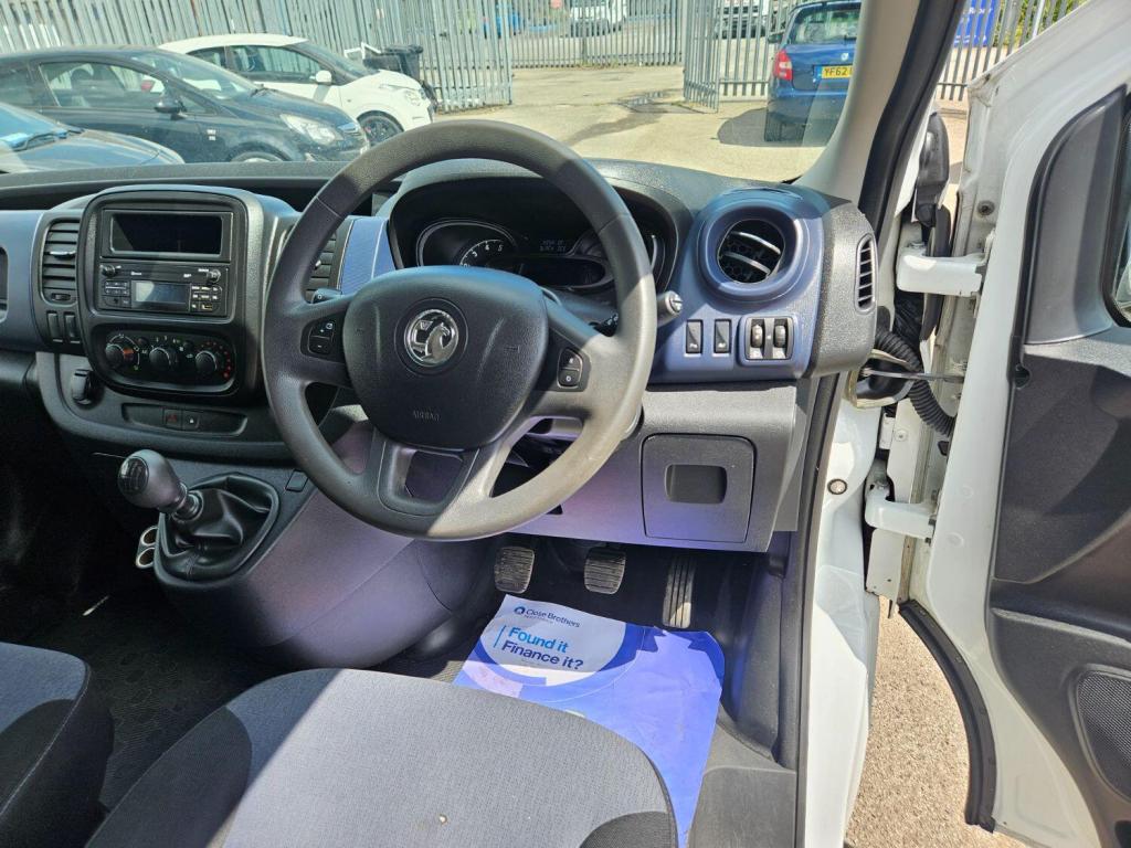 VAUXHALL VIVARO