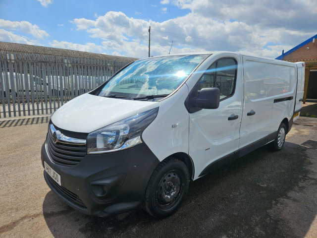 VAUXHALL VIVARO
