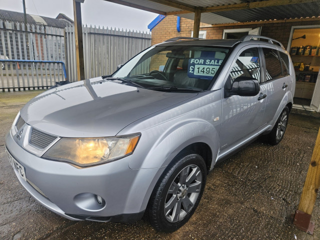 MITSUBISHI OUTLANDER