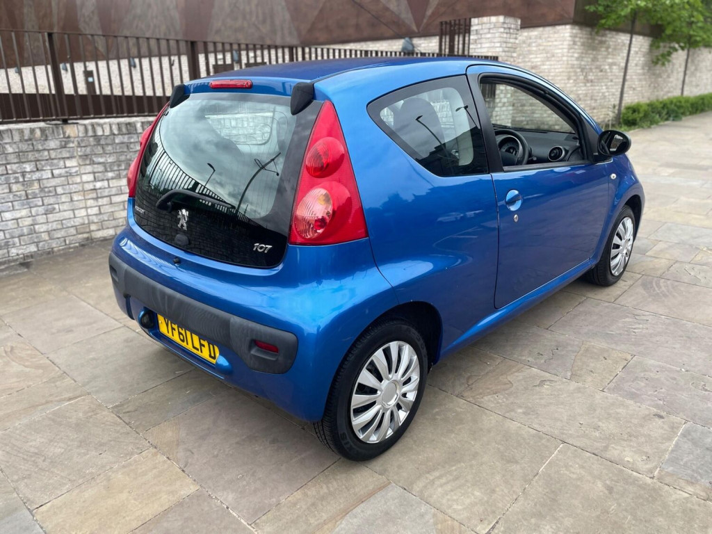 View PEUGEOT 107 1.0 12V Urban Euro 5 3dr