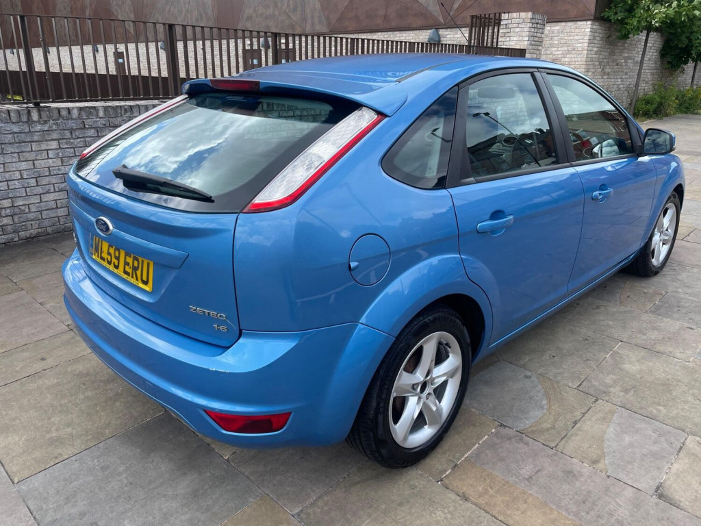 View FORD FOCUS 1.6 Zetec 5dr
