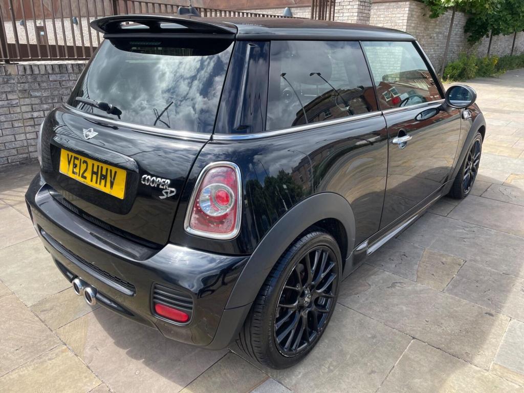 View MINI HATCH 2.0 Cooper SD Euro 5 (s/s) 3dr