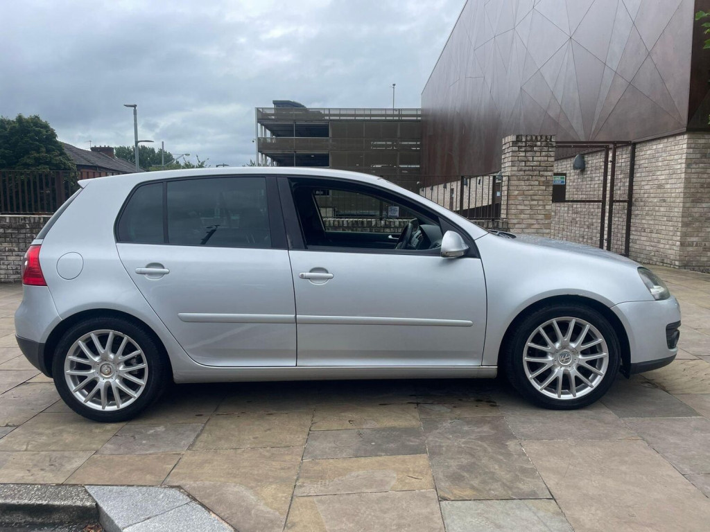 View VOLKSWAGEN GOLF 2.0 TDI DPF GT 5dr