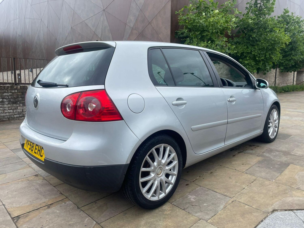 View VOLKSWAGEN GOLF 2.0 TDI DPF GT 5dr