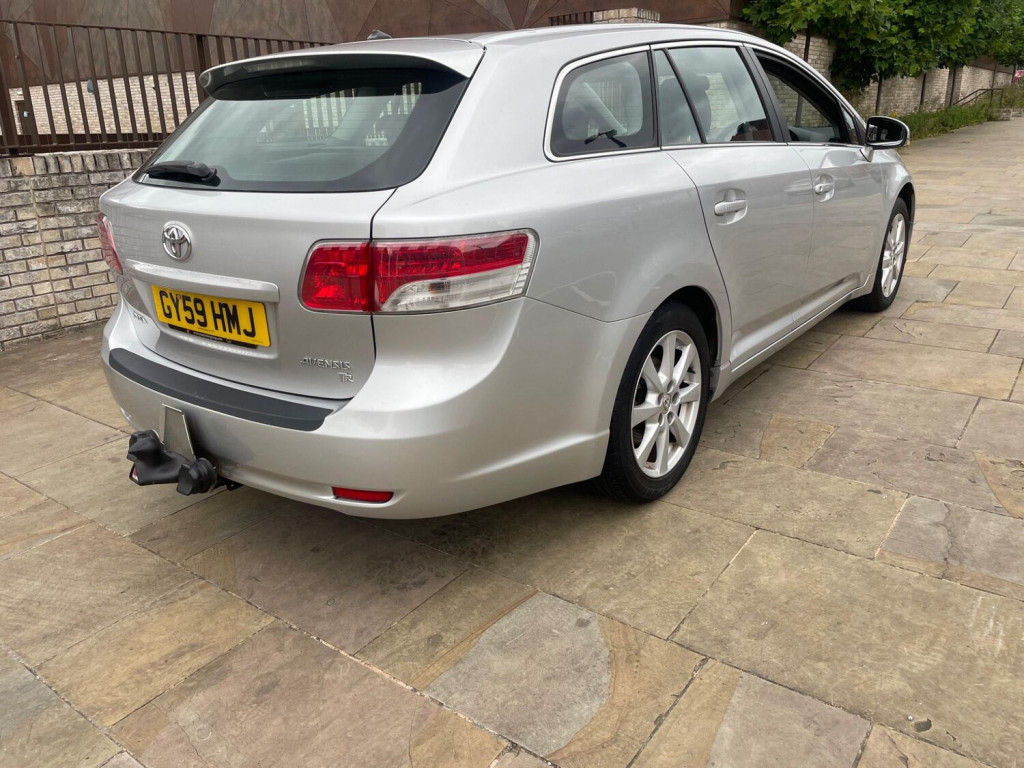 View TOYOTA AVENSIS 2.2 D-4D TR Tourer Euro 5 5dr