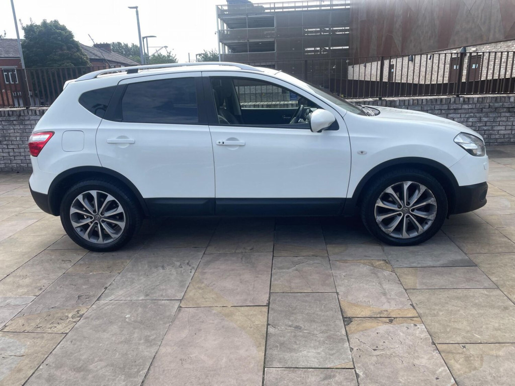 View NISSAN QASHQAI 2.0 dCi Tekna Auto 4WD Euro 5 5dr (AVM)