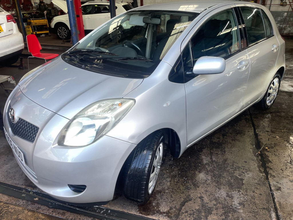 View TOYOTA YARIS 1.3 VVT-i T3 5dr
