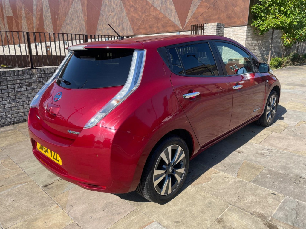 NISSAN LEAF