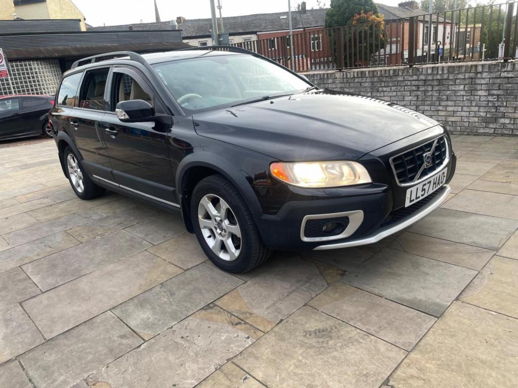 View VOLVO XC70 2.4 D5 SE Geartronic AWD Euro 4 5dr