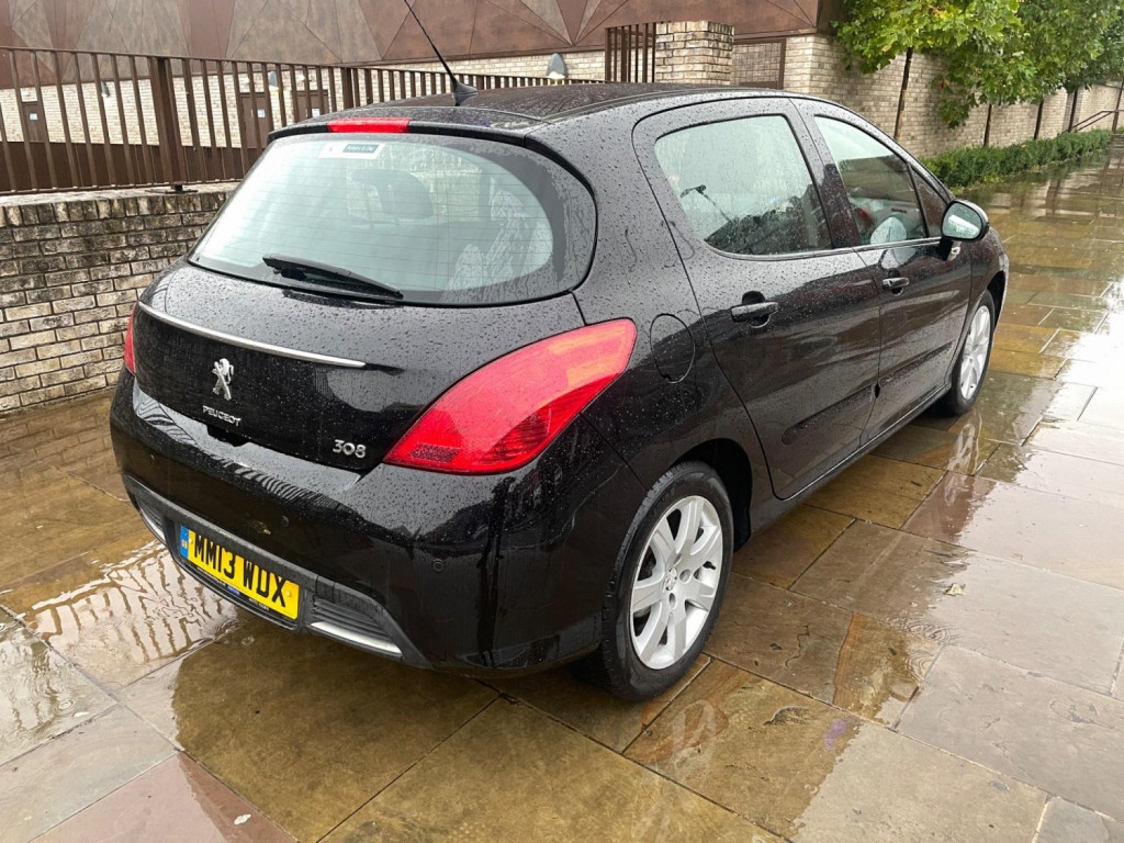 View PEUGEOT 308 1.6 HDi Active Euro 5 5dr
