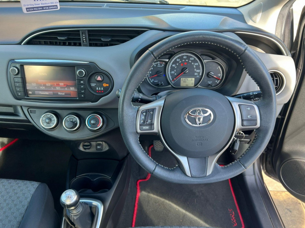TOYOTA YARIS