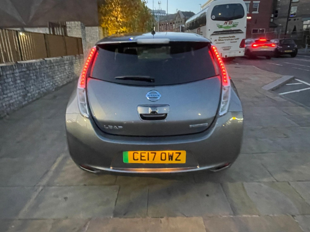 NISSAN LEAF