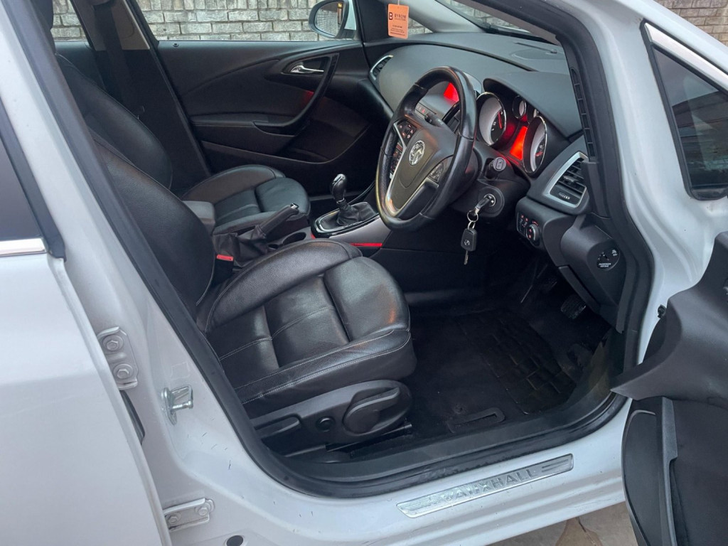 VAUXHALL ASTRA
