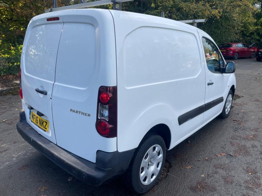 View PEUGEOT PARTNER 1.6 HDi 850 Professional L1 4dr