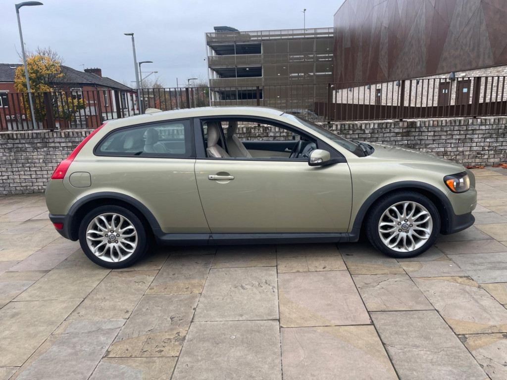 View VOLVO C30 2.0D SE 2dr