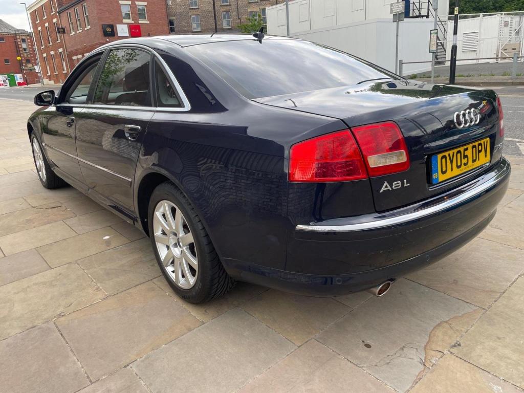 AUDI A8