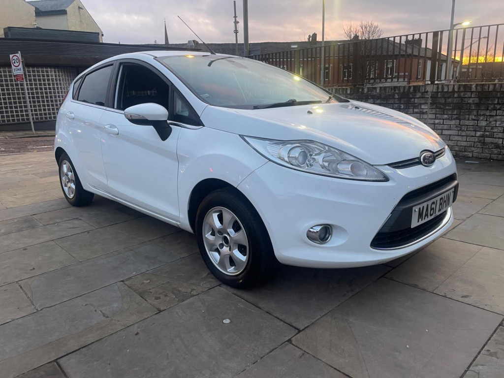 View FORD FIESTA 1.6 TDCi ECOnetic DPF Titanium 5dr
