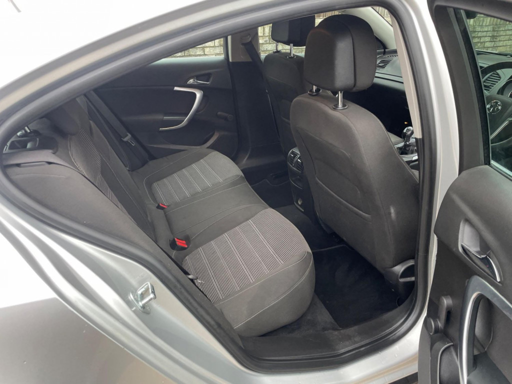 VAUXHALL INSIGNIA