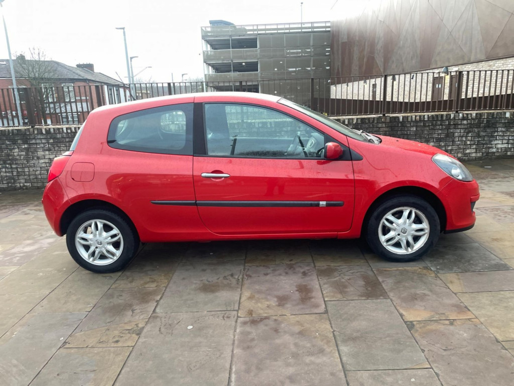 View RENAULT CLIO 1.2 TCe 16v Dynamique 3dr