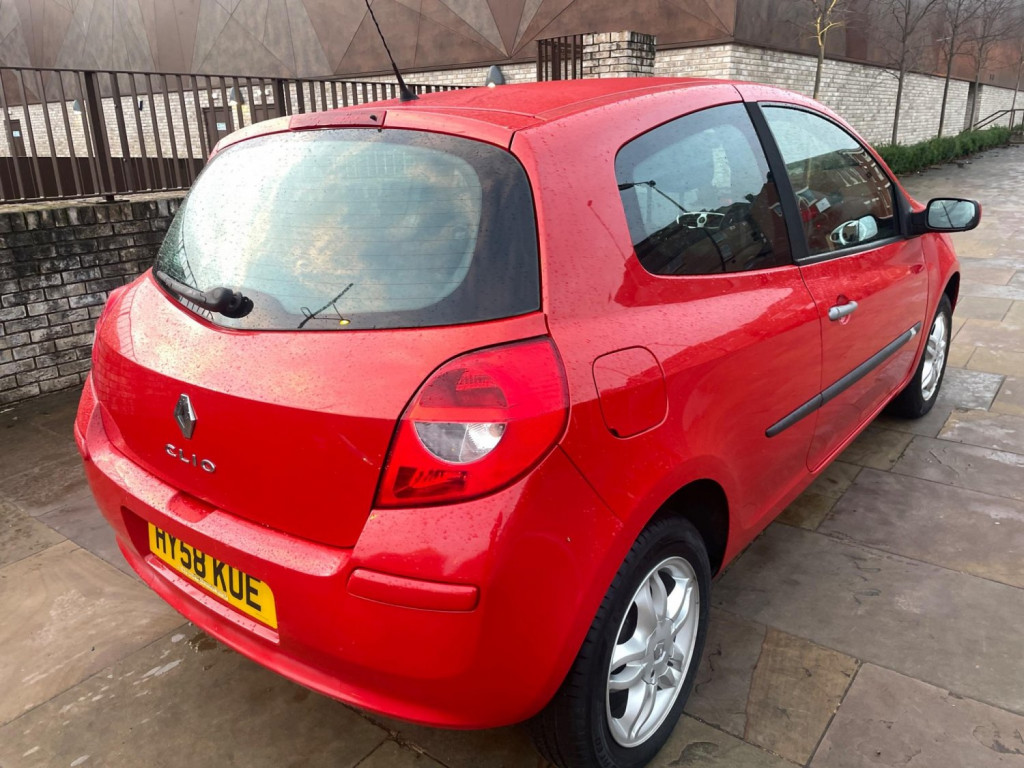 View RENAULT CLIO 1.2 TCe 16v Dynamique 3dr