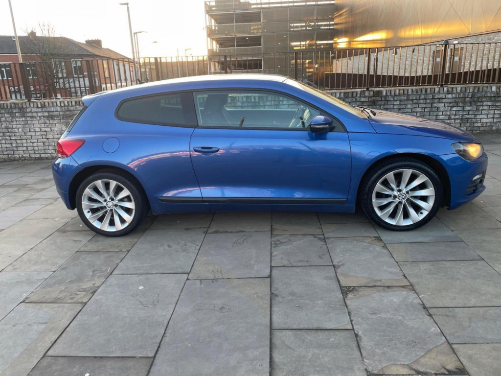 View VOLKSWAGEN SCIROCCO 2.0 TDI GT Euro 5 3dr
