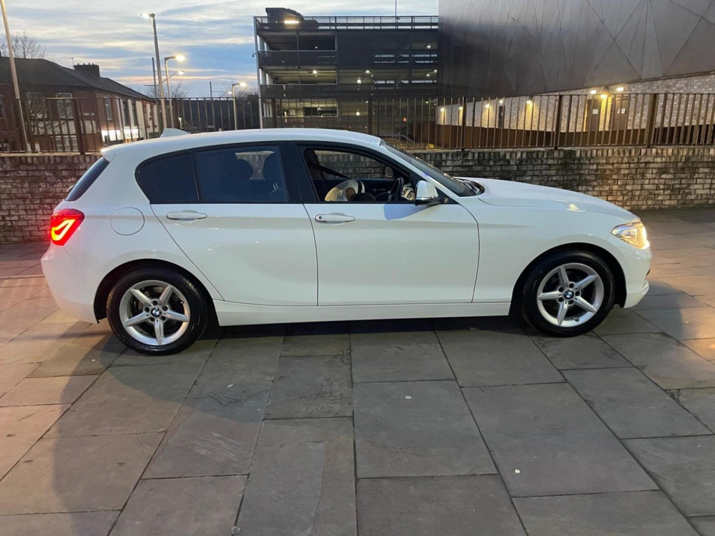 View BMW 1 SERIES 1.5 118i SE Euro 6 (s/s) 5dr