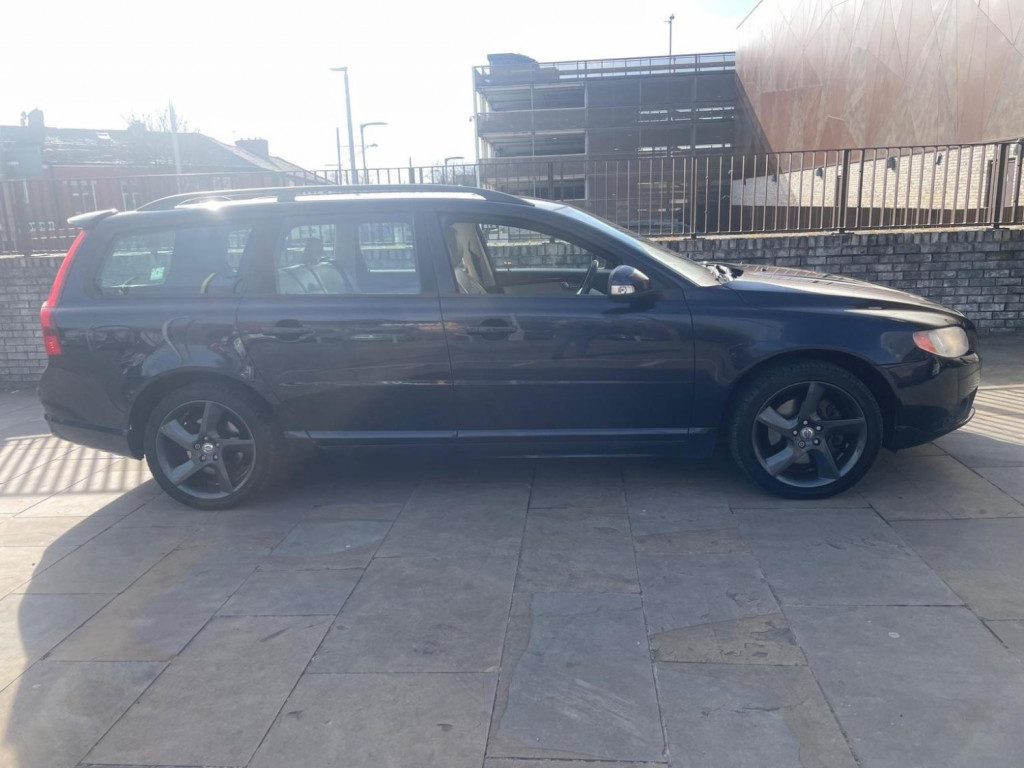 View VOLVO V70 2.4 D5 SE Sport Geartronic Euro 4 5dr