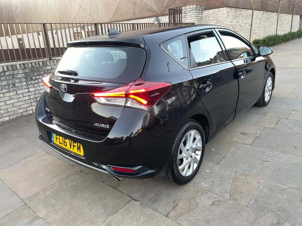 View TOYOTA AURIS 1.6 D-4D Business Edition Euro 6 (s/s) 5dr