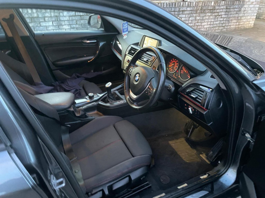 BMW 1 SERIES