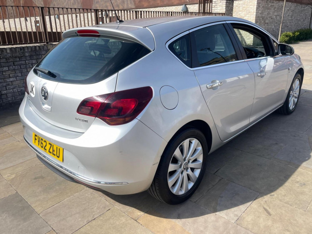 View VAUXHALL ASTRA 1.7 CDTi ecoFLEX SE Euro 5 (s/s) 5dr