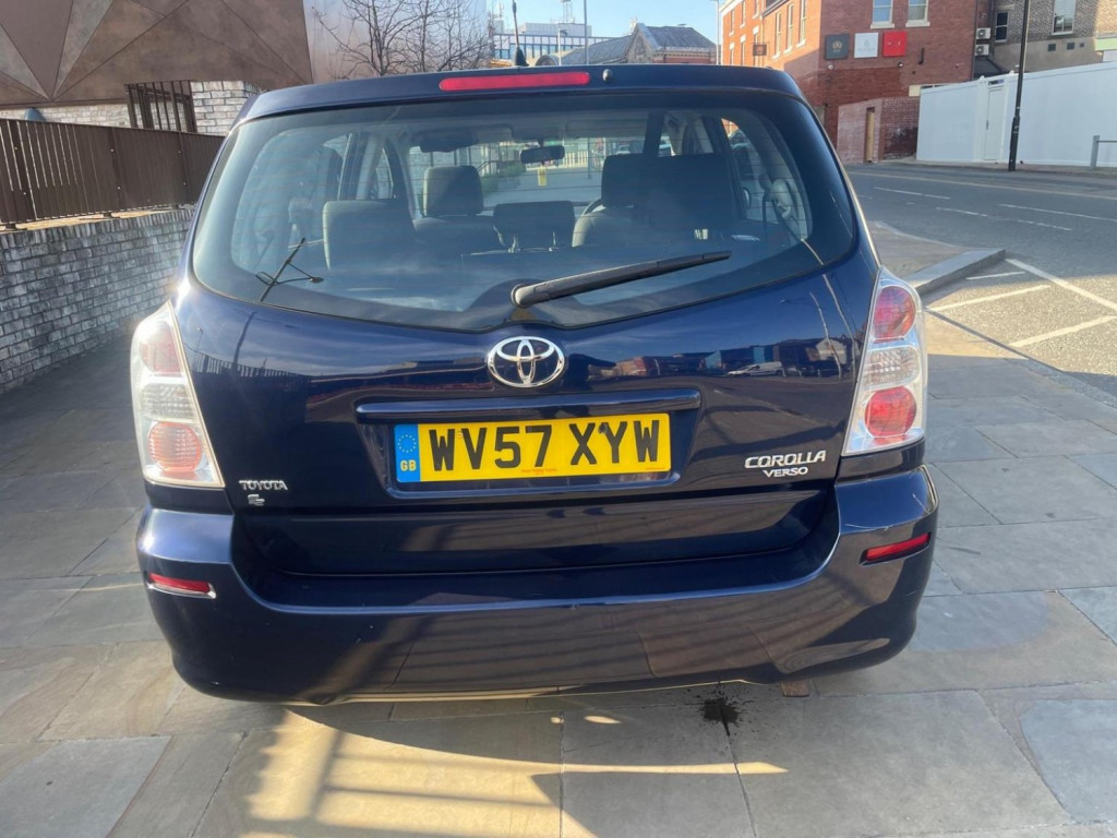 TOYOTA COROLLA VERSO
