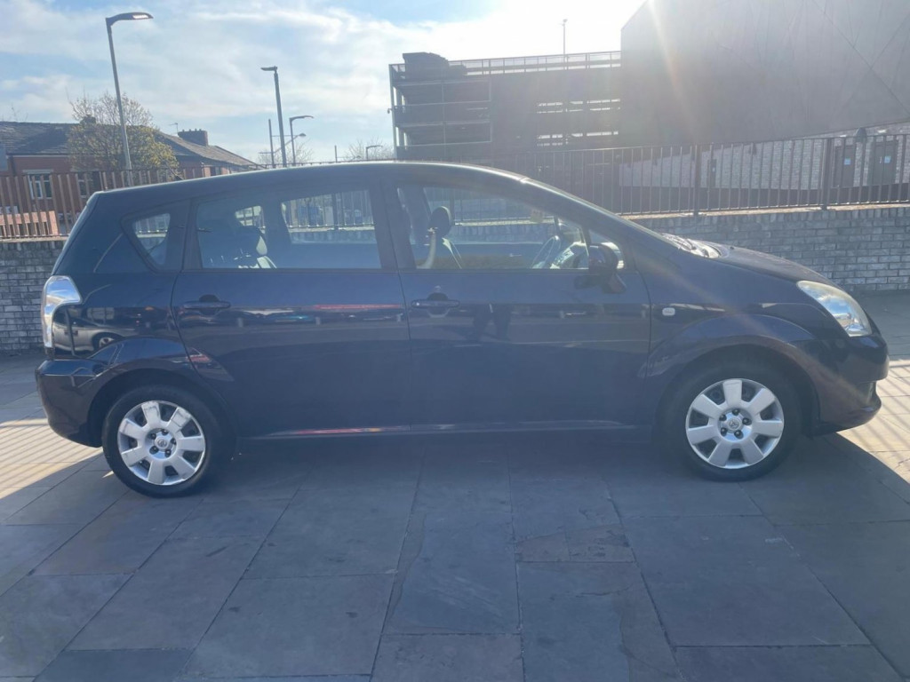 View TOYOTA COROLLA VERSO 1.6 VVT-i T2 5dr