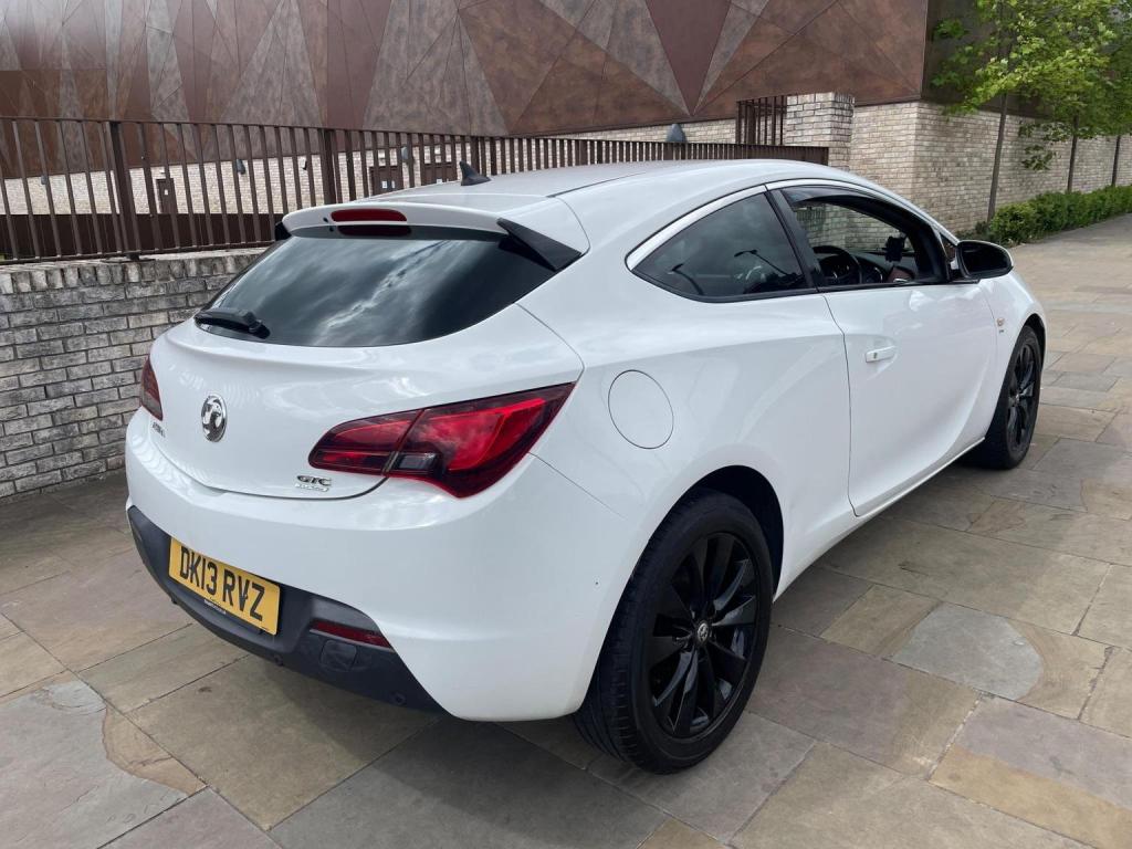 View VAUXHALL ASTRA GTC 1.4T SRi Euro 5 (s/s) 3dr