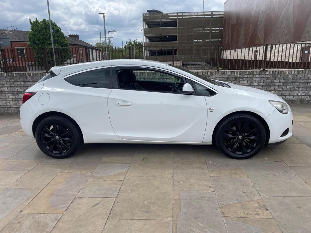 View VAUXHALL ASTRA GTC 1.4T SRi Euro 5 (s/s) 3dr