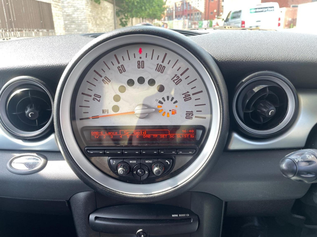 MINI HATCH
