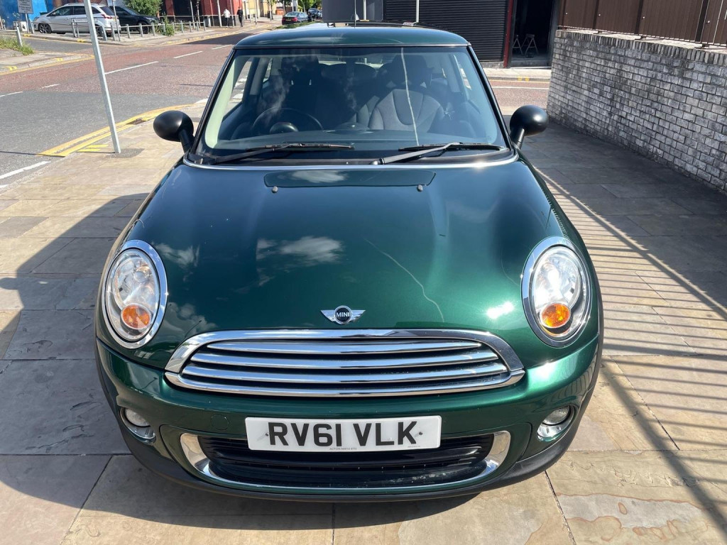 MINI HATCH