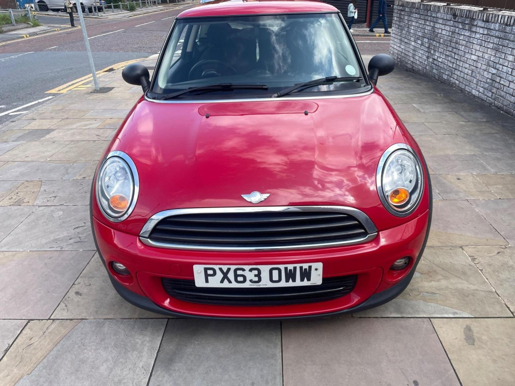MINI HATCH
