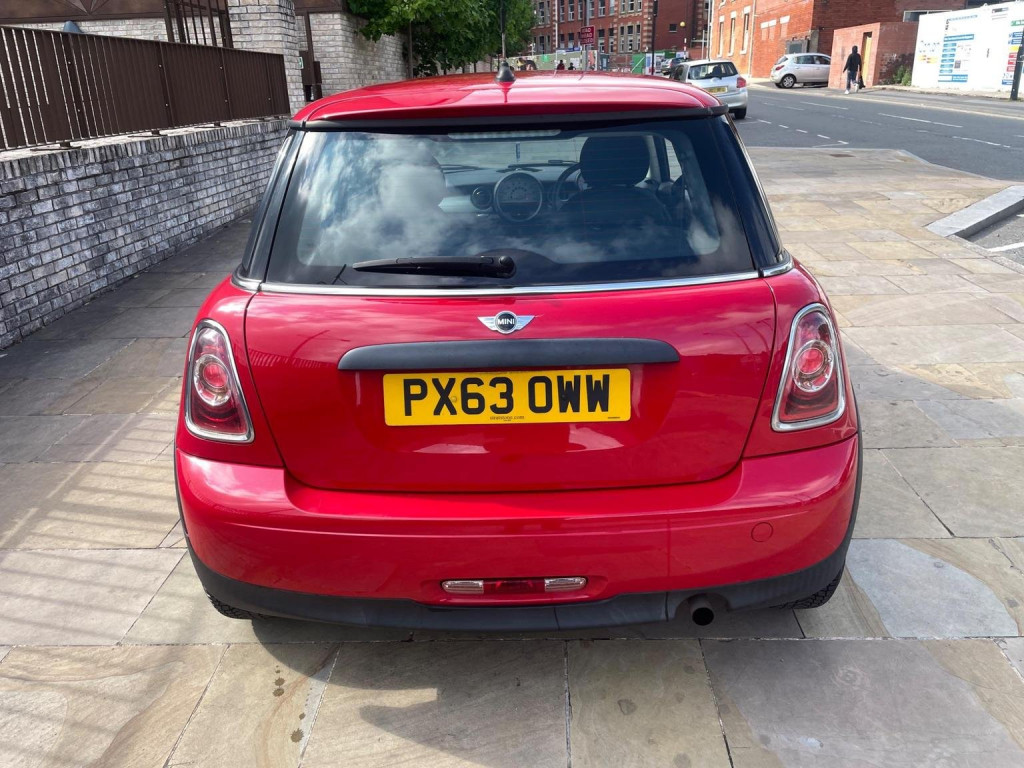 MINI HATCH