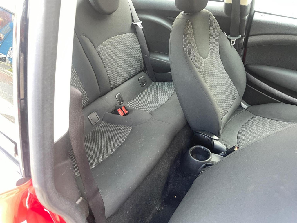 MINI HATCH