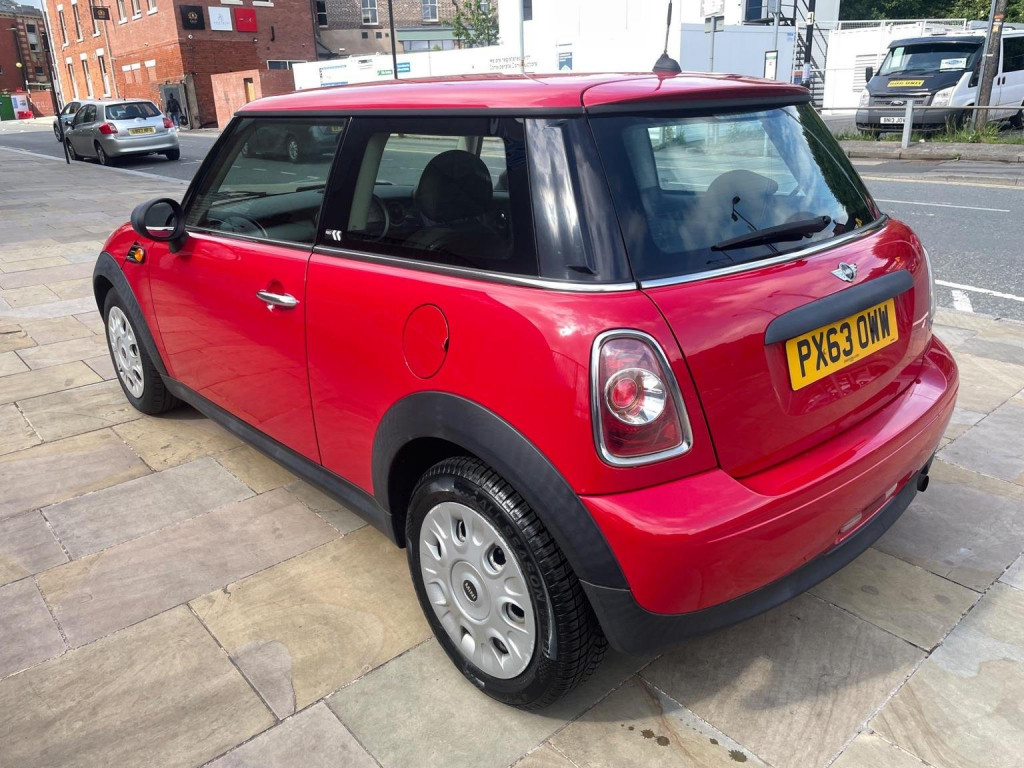 MINI HATCH