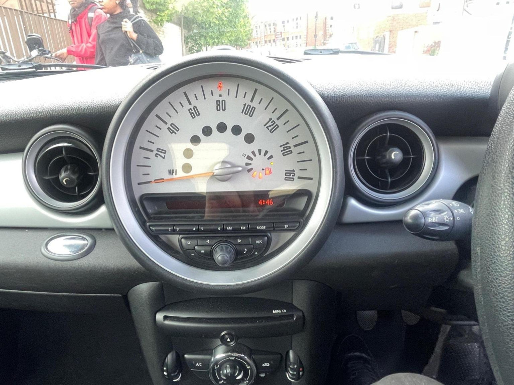 MINI HATCH
