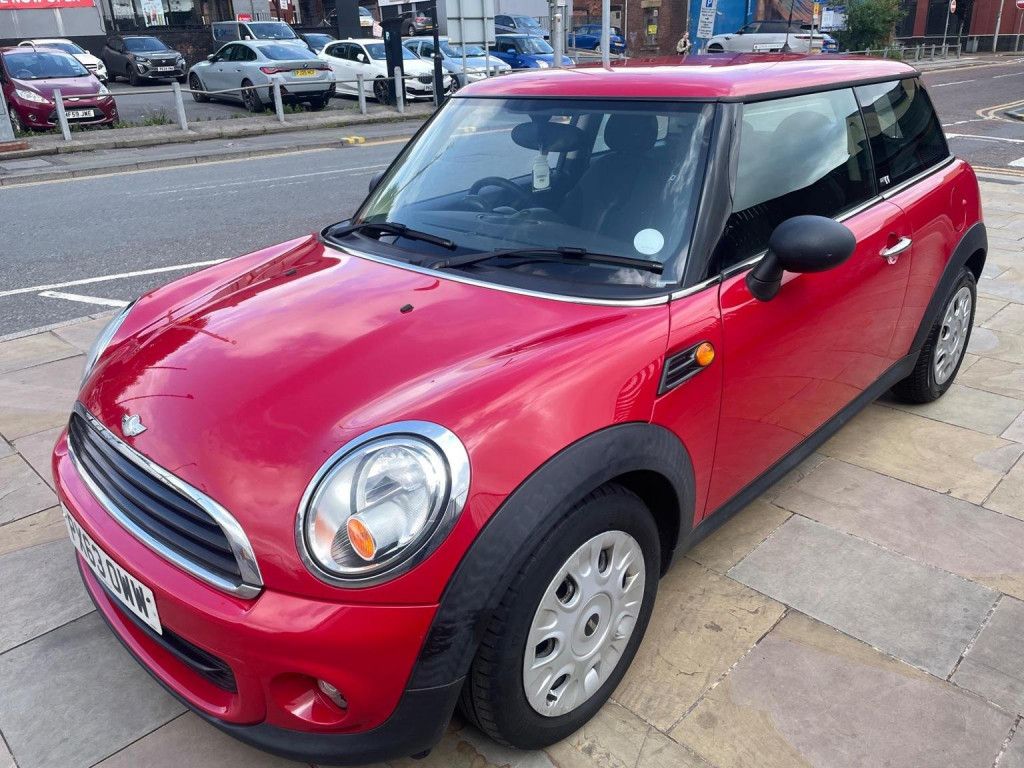 MINI HATCH