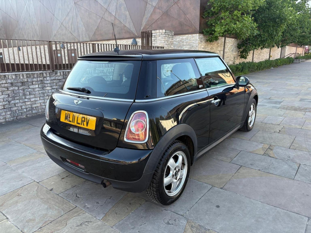 View MINI HATCH 1.6 First Euro 5 3dr
